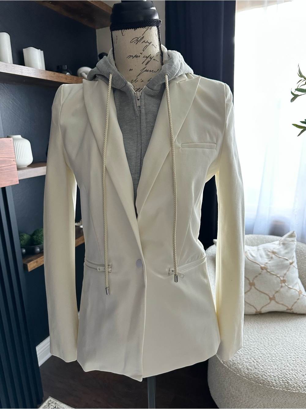 Peyton Jensen White Blazer with Removable Gray Hoodie Insert XS